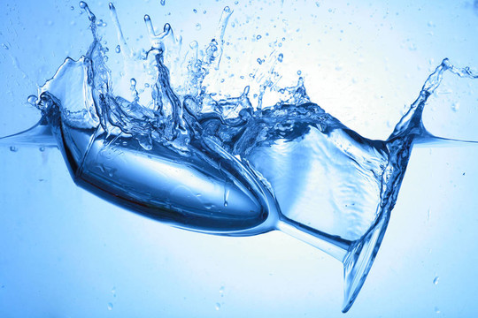 水