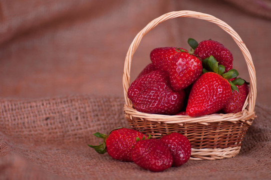 籃子里的Strawberry