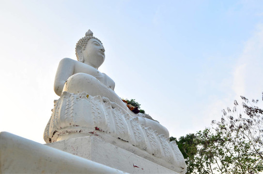 White Buddha的雕像