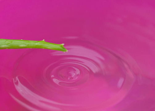 粉紅色的淚滴