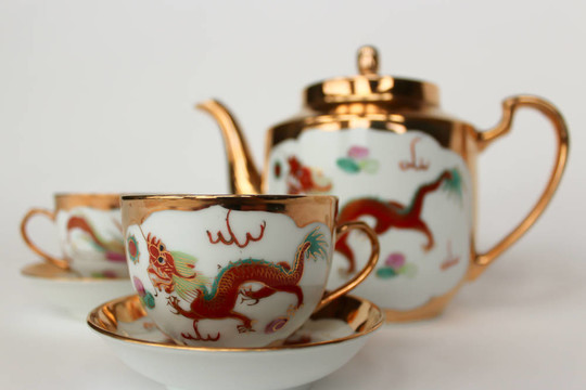 中國(guó)茶壺和杯子
