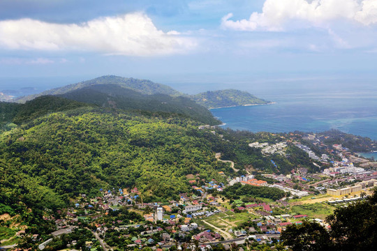 在卡塔從海灘上種；普吉島；泰國