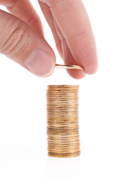 帶有反射和硬幣分離手的金幣堆