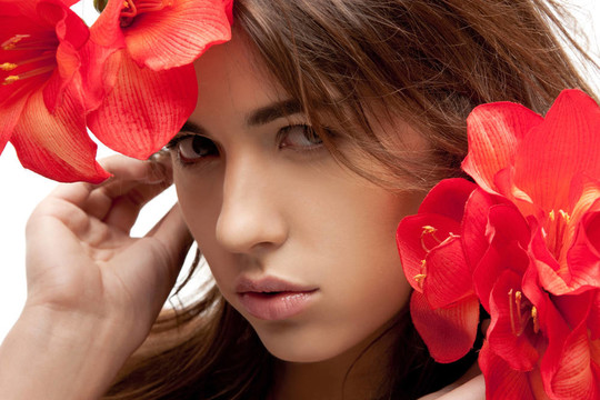 可愛(ài)的女人與紅花