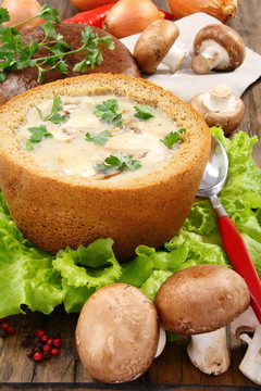 蘑菇土豆湯。