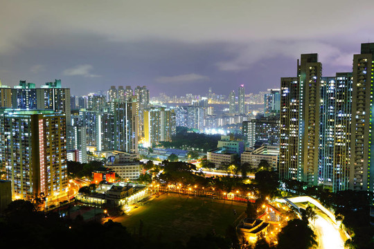 在香港市中心的夜晚