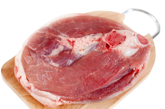 砧板上的豬肉
