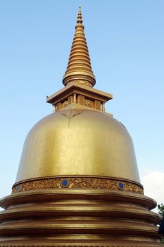 金色佛塔