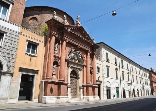小巷。Ferrara。Emilia Romagna。意大利.