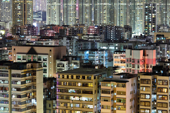 擁擠的樓，香港的夜晚