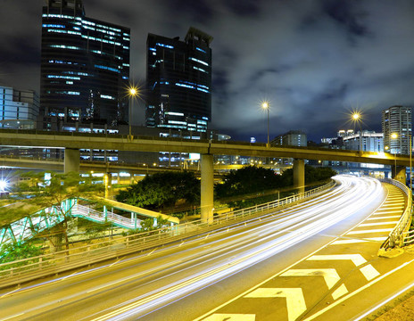 夜間城市公路交通