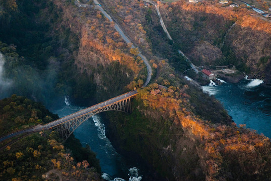 在贊比西河峽谷大橋