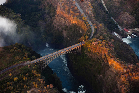 在贊比西河峽谷大橋