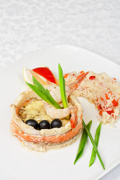 魚(yú)和米飯和蔬菜