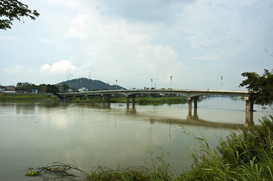過河橋。