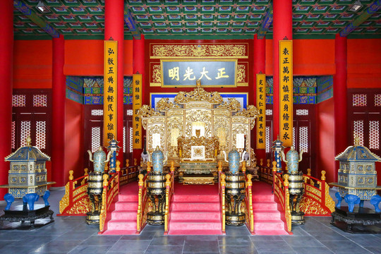 龍椅
