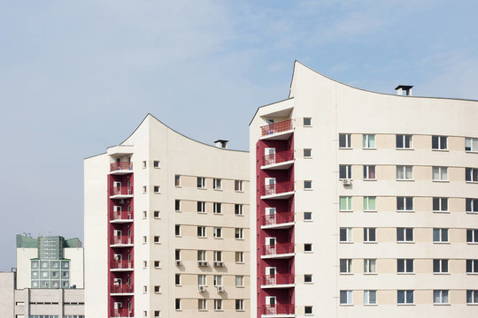 兩個(gè)現(xiàn)代建筑
