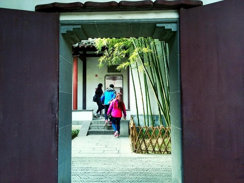 門內(nèi)有竹
