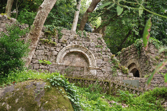 在摩爾人的辛特拉城堡遺址