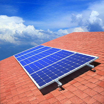 屋頂上的太陽能電池板