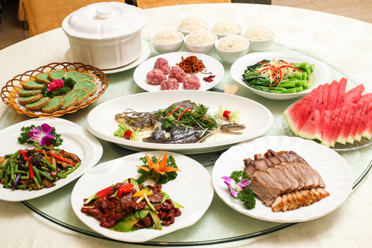 一大桌菜 圍餐