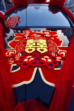 中國(guó)結(jié)婚娶親婚上車囍字剪紙