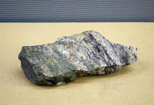 獨(dú)居石
