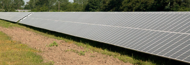 可再生能源：太陽能電池板