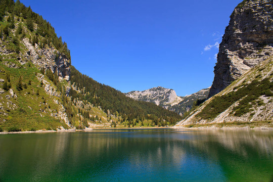 krnsko湖