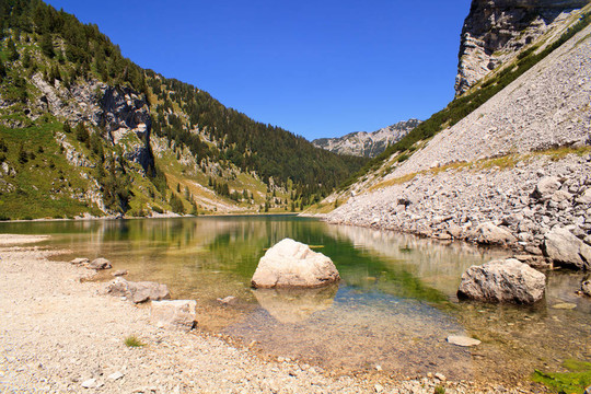 krnsko湖