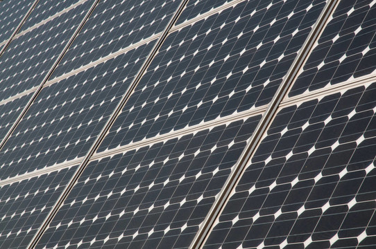 可再生能源：太陽(yáng)能電池板