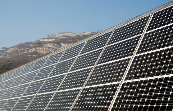 可再生能源：太陽能電池板