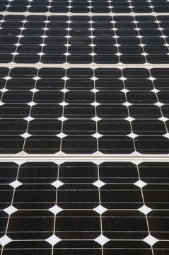 可再生能源：太陽能電池板
