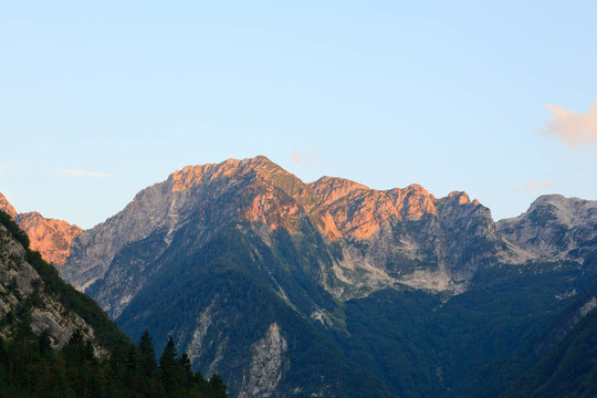 朱利安阿爾卑斯山脈