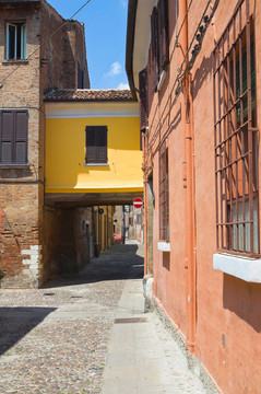 小巷。Ferrara。Emilia Romagna。意大利.