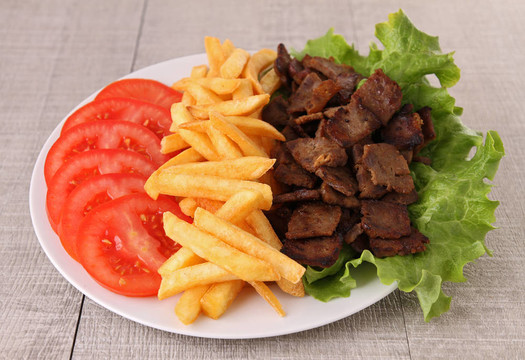 烤串肉和蔬菜