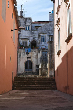 小巷。Vico del Gargano。普利亞。意大利.