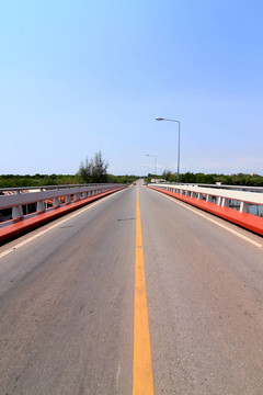 瀝青路到遠(yuǎn)方