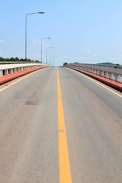 瀝青路到遠(yuǎn)方