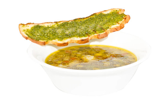 炸面包意大利蔬菜湯