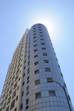 現(xiàn)代建筑。