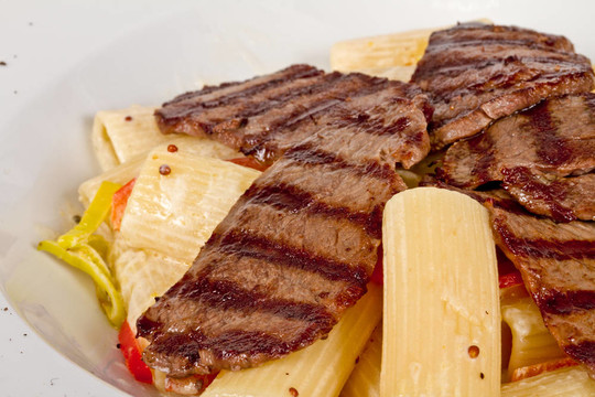 空心面與牛肉醬