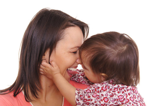 快樂的媽媽和女兒