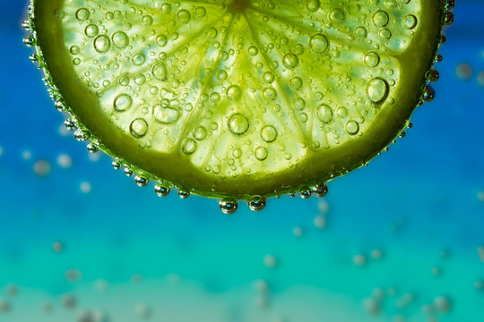 水中石灰
