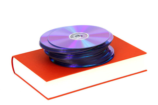DVD在白色的書