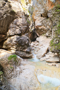 瀑布；Julian Alps