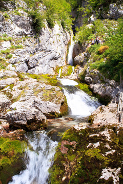 瀑布；Julian Alps