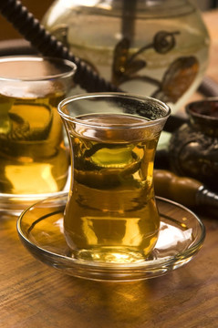 杯土耳其茶和水煙曾在傳統(tǒng)風(fēng)格