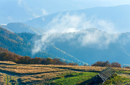 晨山山水