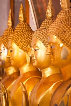golden Buddha雕像